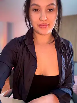 YoungHotMilf97 online show from 02-06-26, 08:40