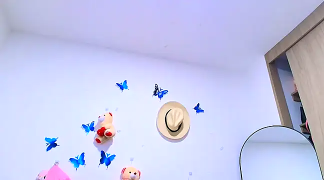 Snapshot of Veronica_Milf1 chatting on 02-16-25, 05:37 Veronica Milf1 online show from 02-16-25, 05:37
