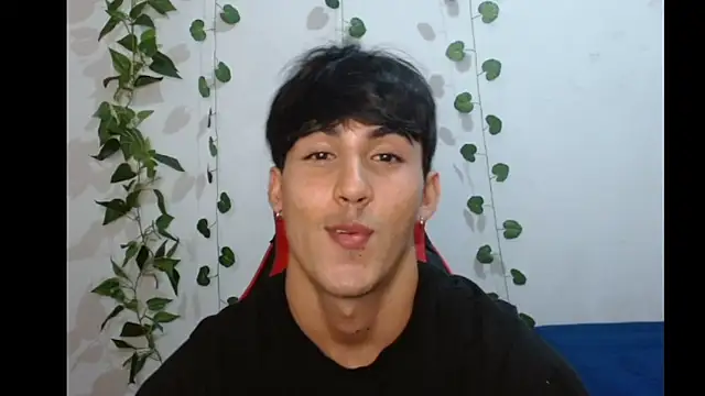 Snapshot of neithanzynxx chatting on 03-04-25, 07:43 neithanzynxx online show from 03-04-25, 07:43