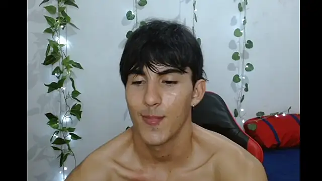 Snapshot of neithanzynxx chatting on 03-12-25, 01:36 neithanzynxx online show from 03-12-25, 01:36