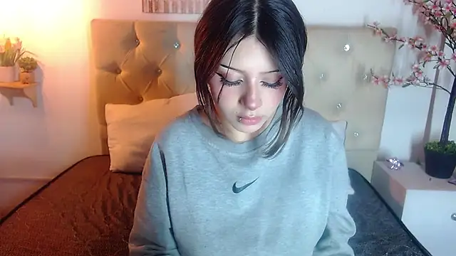 fyreandfox  online show from 11-02-25, 08:44