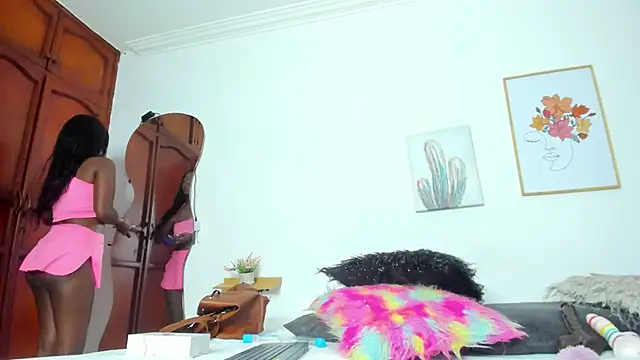 naomy 68 online show from 02-25-25, 07:58