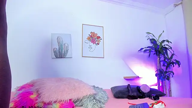 naomy 68 online show from 03-19-25, 11:14