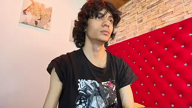 sc0rpius  online show from 03-04-25, 07:43