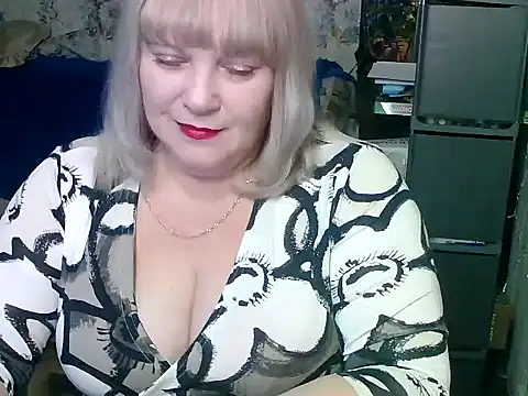 FlowerButterf online show from 03-05-25, 07:49