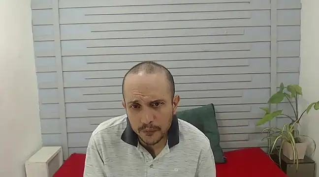 Snapshot of JhonTorres018 chatting on 02-24-25, 07:30 JhonTorres018 online show from 02-24-25, 07:30