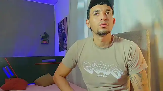 Snapshot of Reina_paola chatting on 03-17-25, 02:01 Reina paola online show from 03-17-25, 02:01