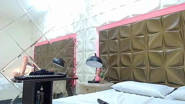 AnahisBennett online show from 03-17-25, 02:56