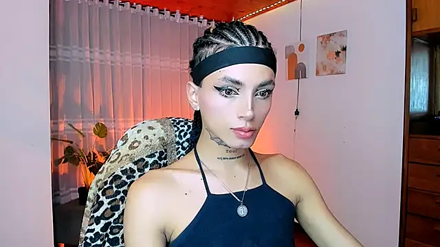 Snapshot of nilam_valker chatting on 05-25-26, 10:27 nilam valker online show from 05-25-26, 10:27
