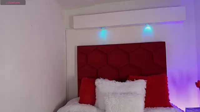 LoreleyNovoa online show from 09-17-25, 03:19