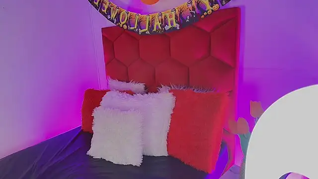 LoreleyNovoa online show from 10-14-25, 03:40