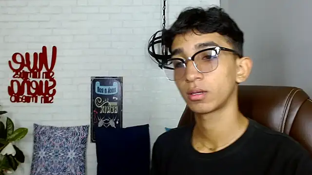 Martin Linares online show from 02-20-25, 01:40