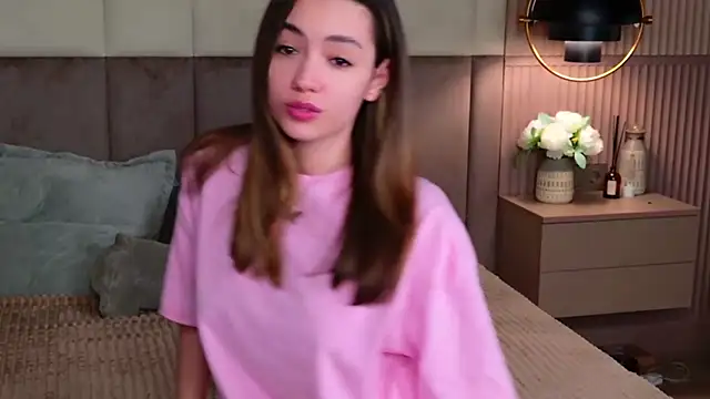 Snapshot of Alice_Deleon chatting on 02-21-25, 12:05 Alice Deleon online show from 02-21-25, 12:05