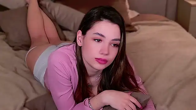 Snapshot of Alice_Deleon chatting on 03-02-25, 12:31 Alice Deleon online show from 03-02-25, 12:31