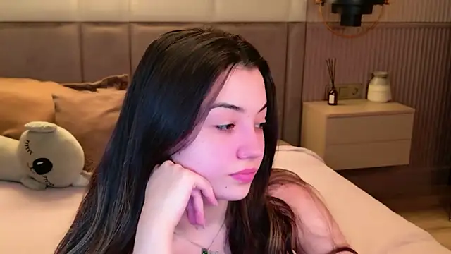 Snapshot of Alice_Deleon chatting on 11-16-25, 10:54 Alice Deleon online show from 11-16-25, 10:54