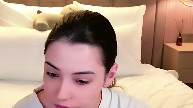 Snapshot of Alice_Deleon chatting on 11-26-25, 10:49 Alice Deleon online show from 11-26-25, 10:49