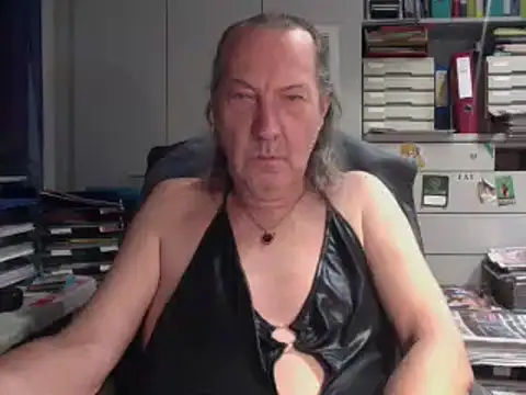 HMStraps01 online show from 11-05-25, 06:08