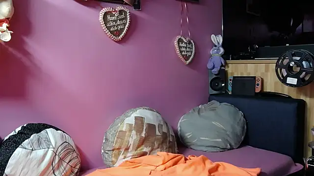 sexymelli18 online show from 04-17-26, 03:26