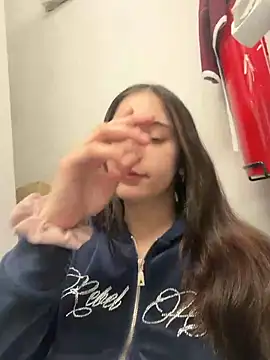 sexymelli18 online show from 05-13-26, 07:39