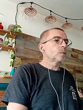 Xavspank2 online show from 09-10-25, 01:22