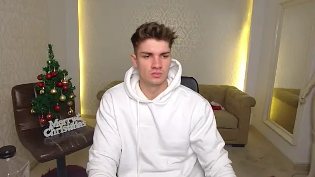 MaxKaiden online show from 12-22-25, 06:05