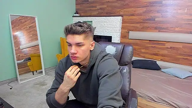 MaxKaiden online show from 03-09-26, 05:22