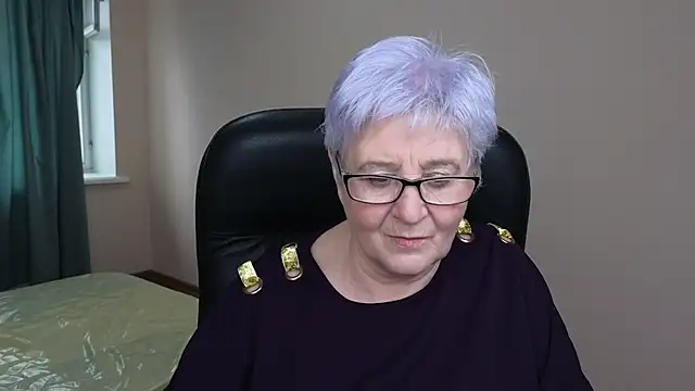 Sandra Snowflake online show from 03-18-25, 06:57