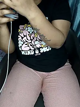 Snapshot of Sassy-soumu chatting on 02-26-25, 05:39 Sassy-soumu online show from 02-26-25, 05:39