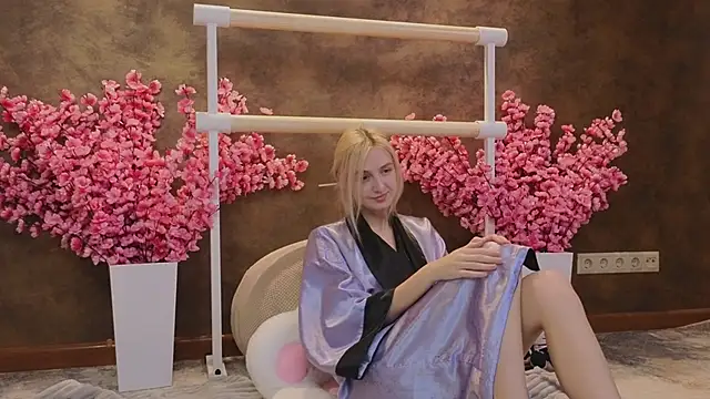 Snapshot of aishiro chatting on 03-18-25, 12:47 aishiro online show from 03-18-25, 12:47