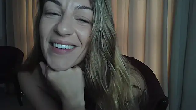 Snapshot of Edenfox- chatting on 03-22-25, 08:48 Edenfox- online show from 03-22-25, 08:48