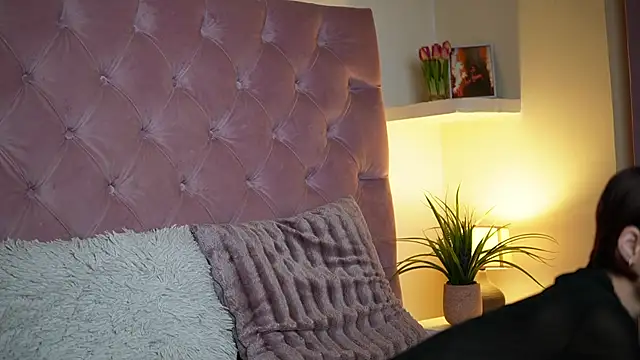 MaiaMini online show from 11-15-25, 09:11