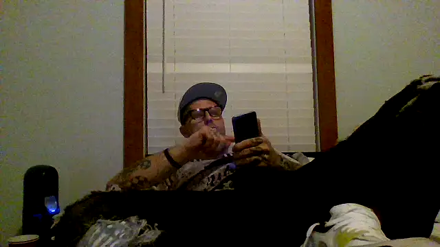 mickeyg420 online show from 03-23-25, 01:42