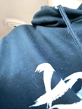 Snapshot of QueenM3 chatting on 09-26-25, 03:27 QueenM3 online show from 09-26-25, 03:27