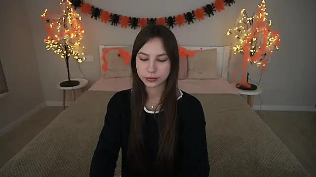 PaigePrado online show from 10-22-25, 05:52