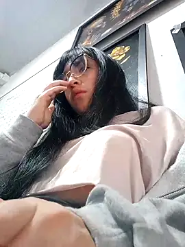 Arielle lov online show from 10-19-25, 11:11