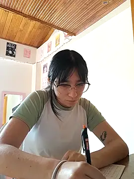 Arielle lov online show from 10-22-25, 04:07