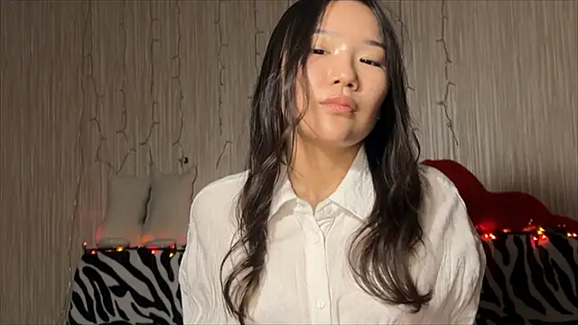 Asian Vi online show from 03-17-25, 03:40