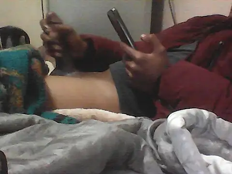 Snapshot of TwistedR chatting on 05-19-26, 01:56 TwistedR online show from 05-19-26, 01:56