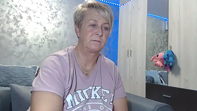 RosesandLillies online show from 11-24-25, 05:45