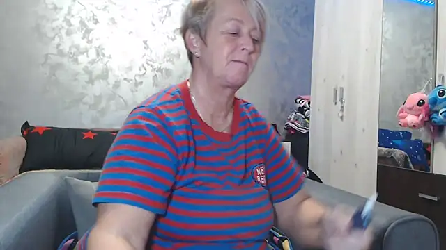 RosesandLillies online show from 01-15-26, 04:44