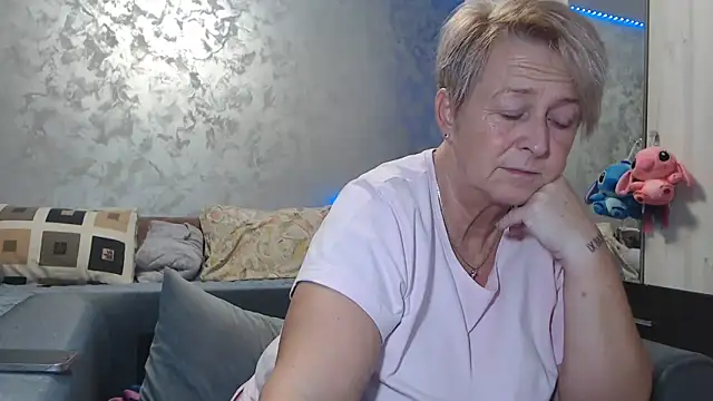 RosesandLillies online show from 02-10-26, 05:28