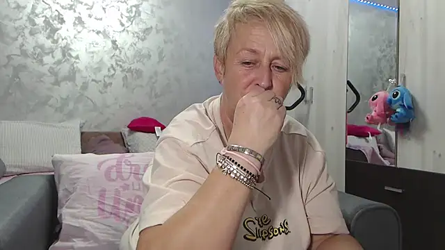 RosesandLillies online show from 04-19-26, 05:01