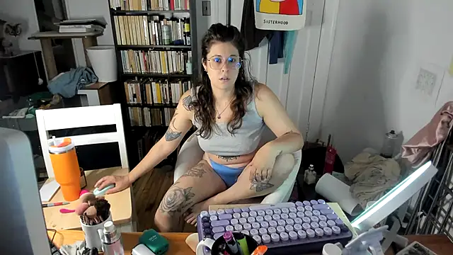 Snapshot of Rosiee69_ chatting on 10-25-25, 01:07 Rosiee69  online show from 10-25-25, 01:07