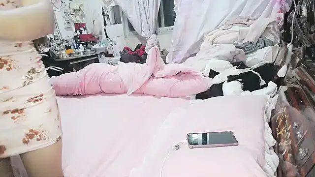 hebe-02 online show from 04-19-26, 01:54