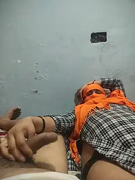 Snapshot of indian_couple4 chatting on 03-18-25, 04:04 indian couple4 online show from 03-18-25, 04:04