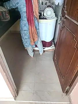 Snapshot of indian_couple4 chatting on 09-10-25, 10:15 indian couple4 online show from 09-10-25, 10:15