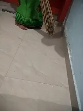 Snapshot of indian_couple4 chatting on 09-14-25, 12:10 indian couple4 online show from 09-14-25, 12:10