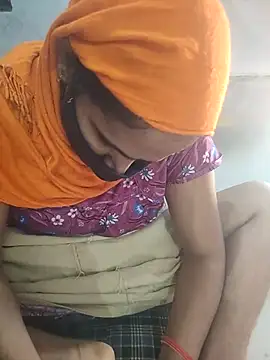 Snapshot of indian_couple4 chatting on 11-03-25, 03:19 indian couple4 online show from 11-03-25, 03:19