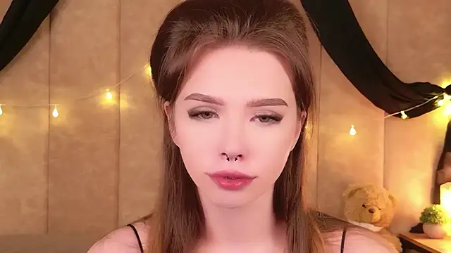 Sierra Fane online show from 11-07-25, 05:51