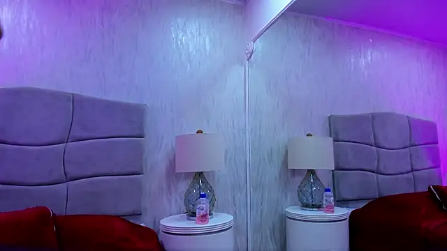 NahomyCarther online show from 09-26-25, 03:54